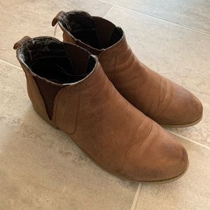 Steve Madden brown leather booties